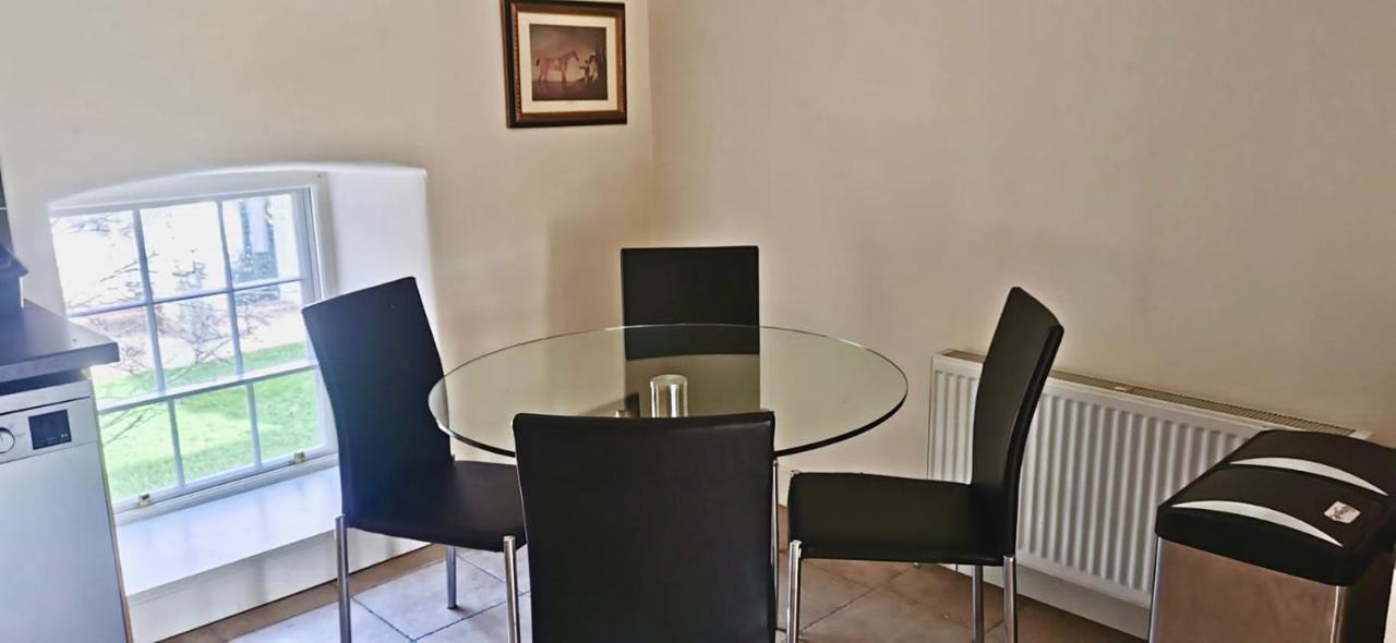 2 Bed Courtyard Apartment At Rockfield House Kells In Meath - Short Term Let Extérieur photo